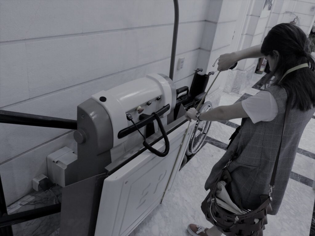 Belen Vaz Luis realizando mediciones